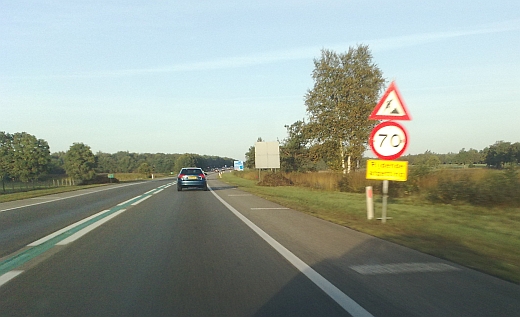 De borden op de N33