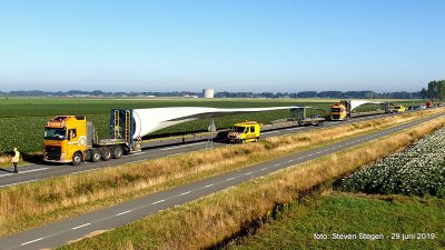 Onderdelen eerste windmolen in Veenkoloniën gearriveerd
